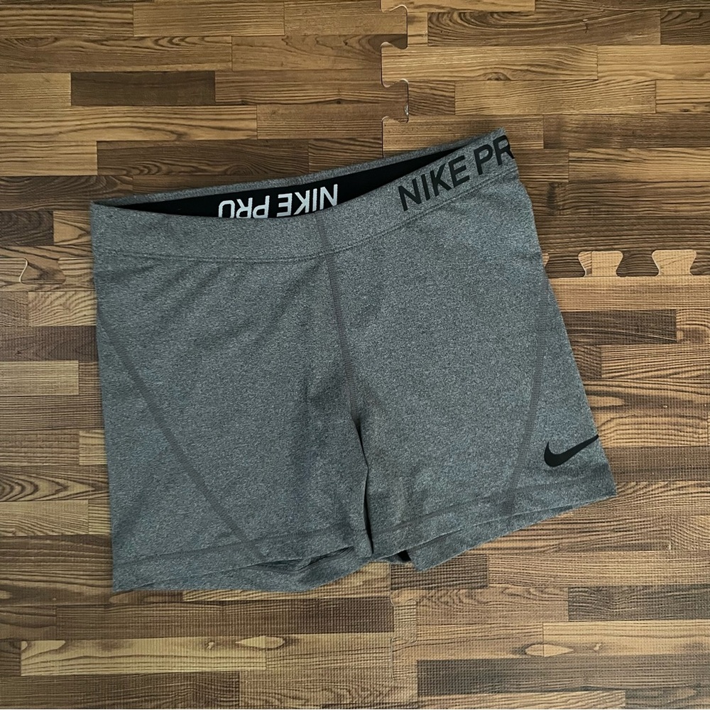 Nike Pro Dri Fit Mid Rise 3” Training Shorts Grey Large
